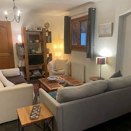 Clos De La Charlanon By Interhome *